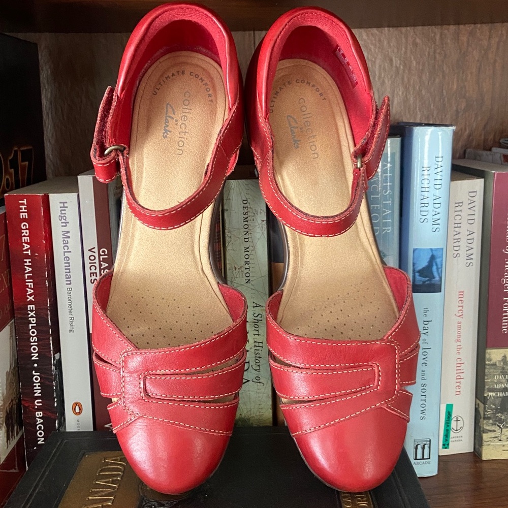 Clarks Red Leather Emily Daisy Heeled Dress Sandal Shoe Women's Size 8.5 - Picture 3 of 15